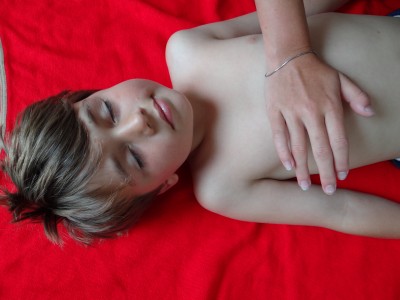 child resuscitation child chest compressions 2