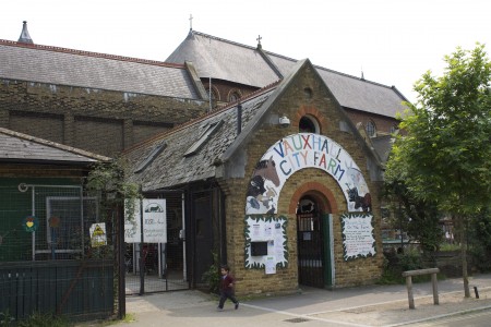 vauxhall city farm entrance