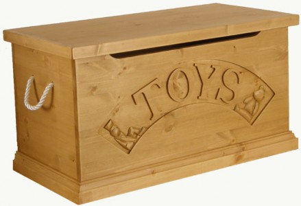 10 downing street gift to prince george toy box 1
