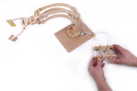 robotic helping hand toy 1701_white-hydraulic-robotic-arm-lowres