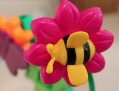 Build & Bloom Flower Garden Building Set bee on flower