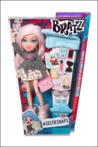 LONDON_MUMS magazine bratz PG20-21 536895 536901 Bratz #SelfieSnaps Doll Cloe FW PKG F
