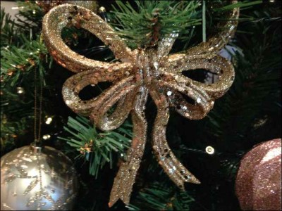 Baubles & Christmas Tree Decorations glitter gold