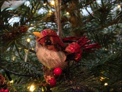 Baubles & Christmas Tree Decorations table copper look robin