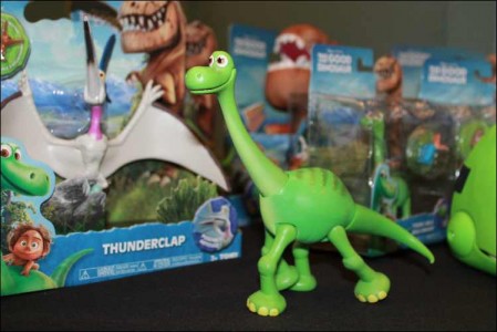 the good dinosaur toy tomy