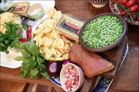 Exclusive interview with Celebrity Chef Gennaro Contaldo including his top pasta tips farfalle with peas_03