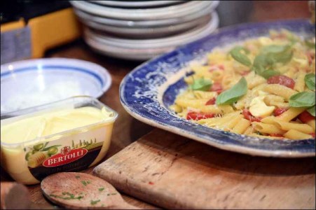 Exclusive interview with Celebrity Chef Gennaro Contaldo including his top pasta tips penne with a simple cherry tomatoe sauce_02