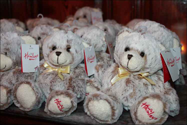 Royal Horseguards Hotel Hamleys teddies