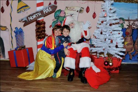 eddie catz xmas party london mums monica and diego