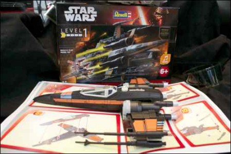 PG20-21 TOY TRENDS Revell star wars flyer