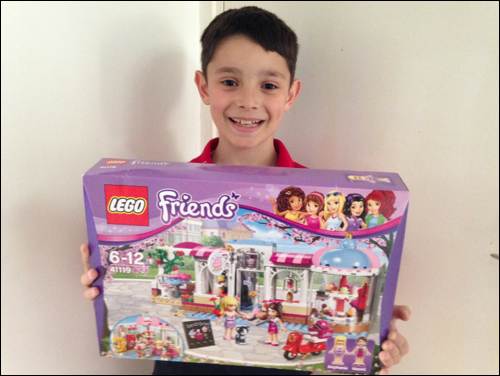 Kids Club Amelie & Frankie review Lego Nexo Knights sets at Legoland diego