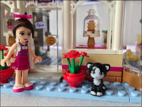 Kids Club Amelie & Frankie review Lego Nexo Knights sets at Legoland lego friends