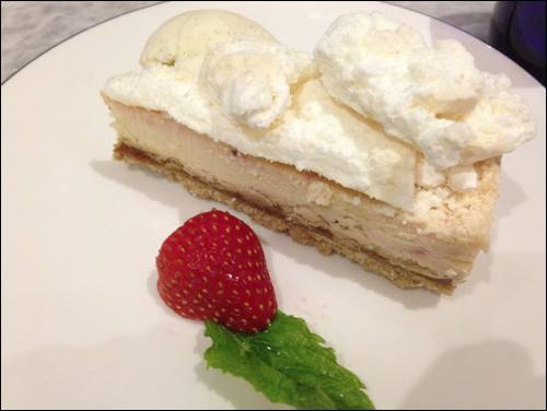 pizza eton mess dessert photo