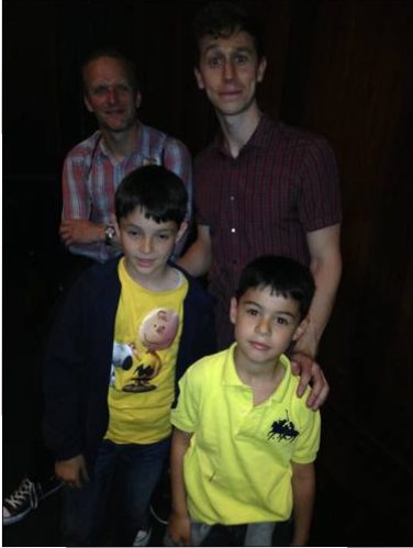 Diego and his friend meet the actors from the play