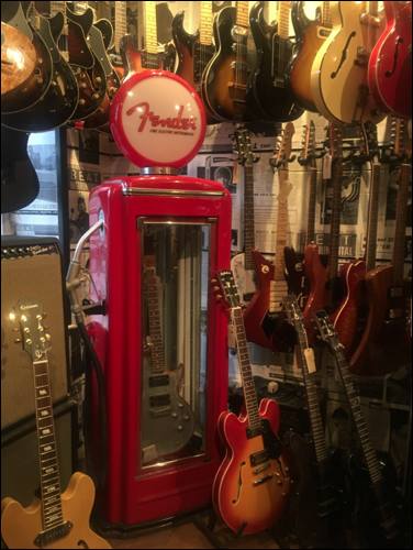 london-for-rock-lovers-denmark-street-1