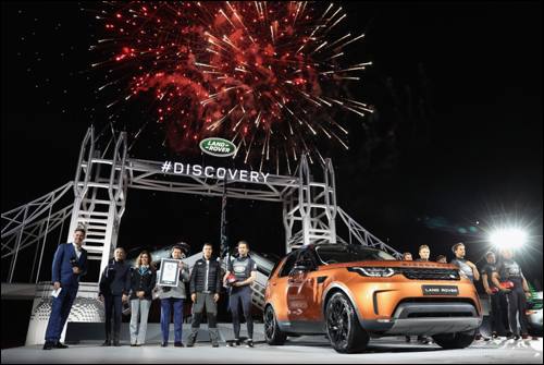 british-stars-at-the-global-unveiling-of-the-new-land-rover-discovery-at-packington-hall-solihull-1