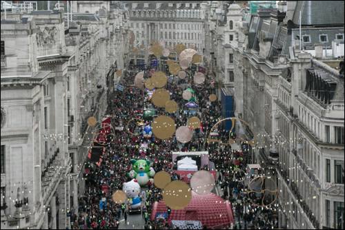 hamleys-toy-parade-sunday-20th-november-2016-hamleys003
