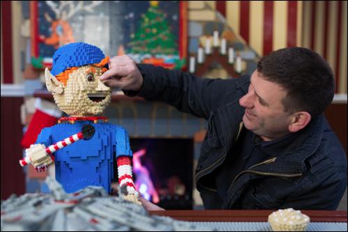 LEGO Christmas installation lego-covent-garden-xmas-installation-2016-b