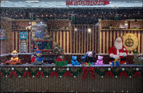 LEGO Christmas installation lego-covent-garden-xmas-installation-2016-c