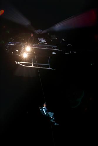 pg6-7-8-bear-grylls-bear-grylls-arrives-in-spectacular-style-at-the-reveal-of-the-new-land-rover-discovery