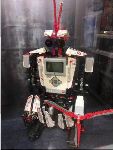 lego-store-mindstorm-robot-photo