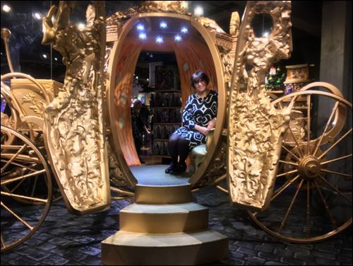 monica-cinderella-carriage-disney-photo