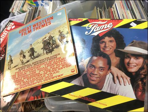 best-gadgets-for-christmas-dansette-vinyl-music-photo