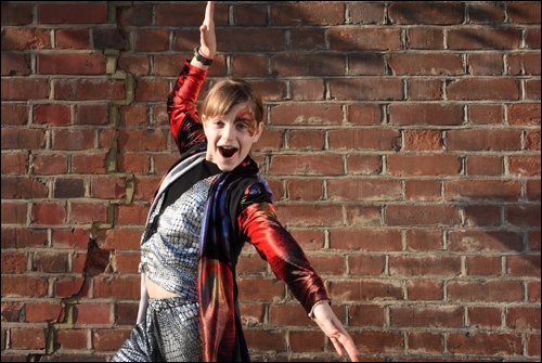 silver outfit pose I