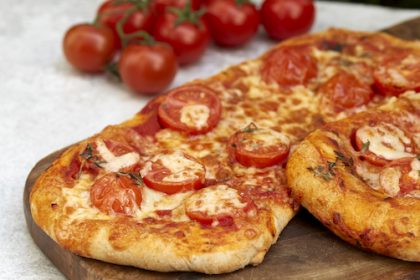 tomato pizza