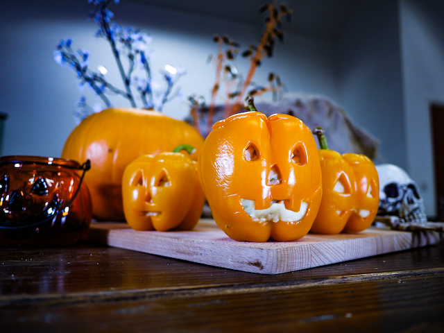 recipe halloween Stuffed Jack o Lantern Peppers - Mash Direct