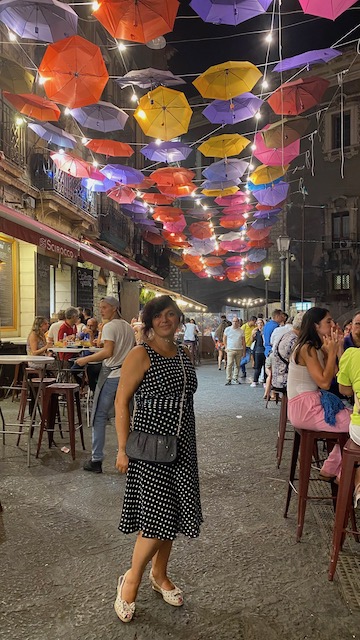 monica costa la pescheria catania ombrellini installation