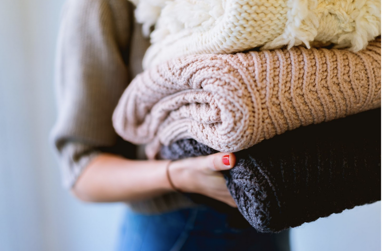 10 Quick cleaning hacks for busy mums jumpers