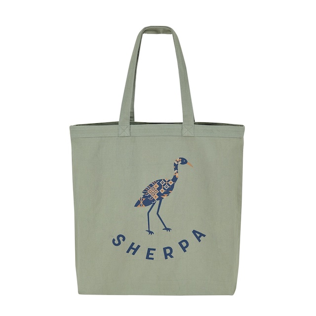 summer wardrobe tote