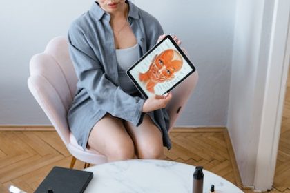Photo by MART PRODUCTION: https://www.pexels.com/photo/a-woman-giving-online-consultation-8076086/