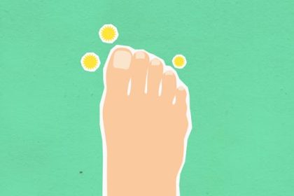 How to cure nail fungal infections before hitting the pools this summer