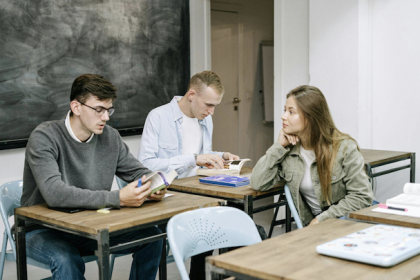 Why classroom chair design matters: Key features for comfort and functionality