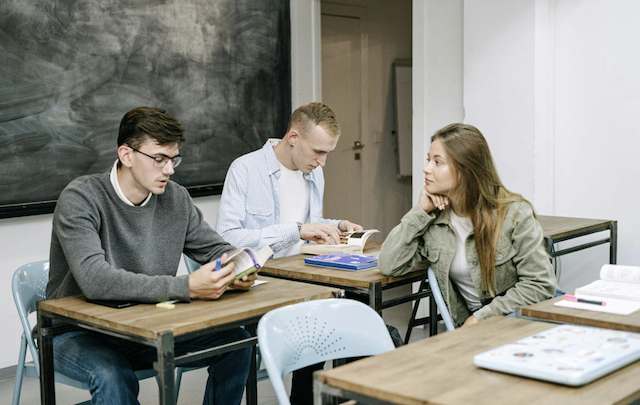 Why classroom chair design matters: Key features for comfort and functionality