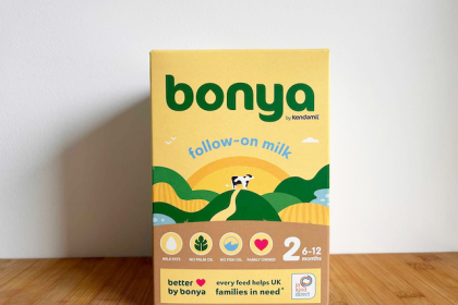 Bonya, the new high quality affordable formula, launches the country’s first ever partnership donating formula to UK families with charity In Kind Direct.