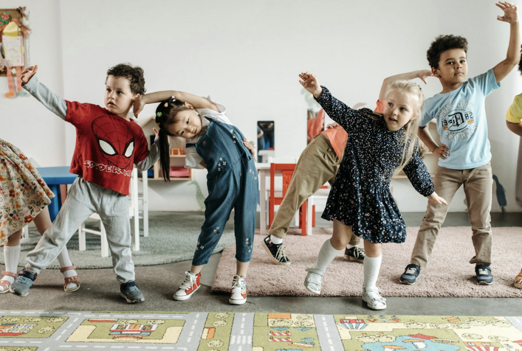 toddlers dancing