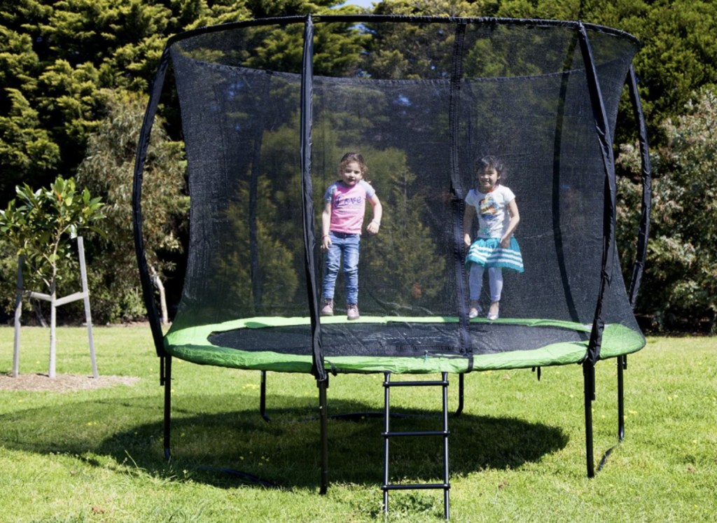 Reasons to Get Your Kids a Trampoline and How to Choose One