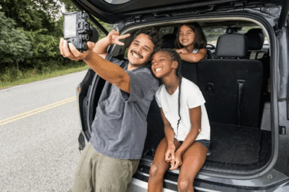 Road trip family selfie