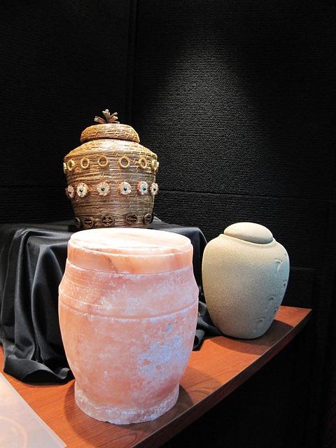 cremation urns 