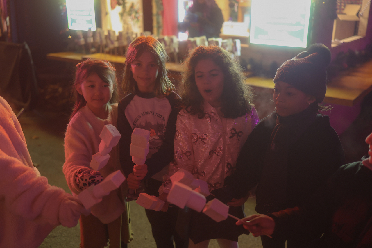 kids roasting mashmallows