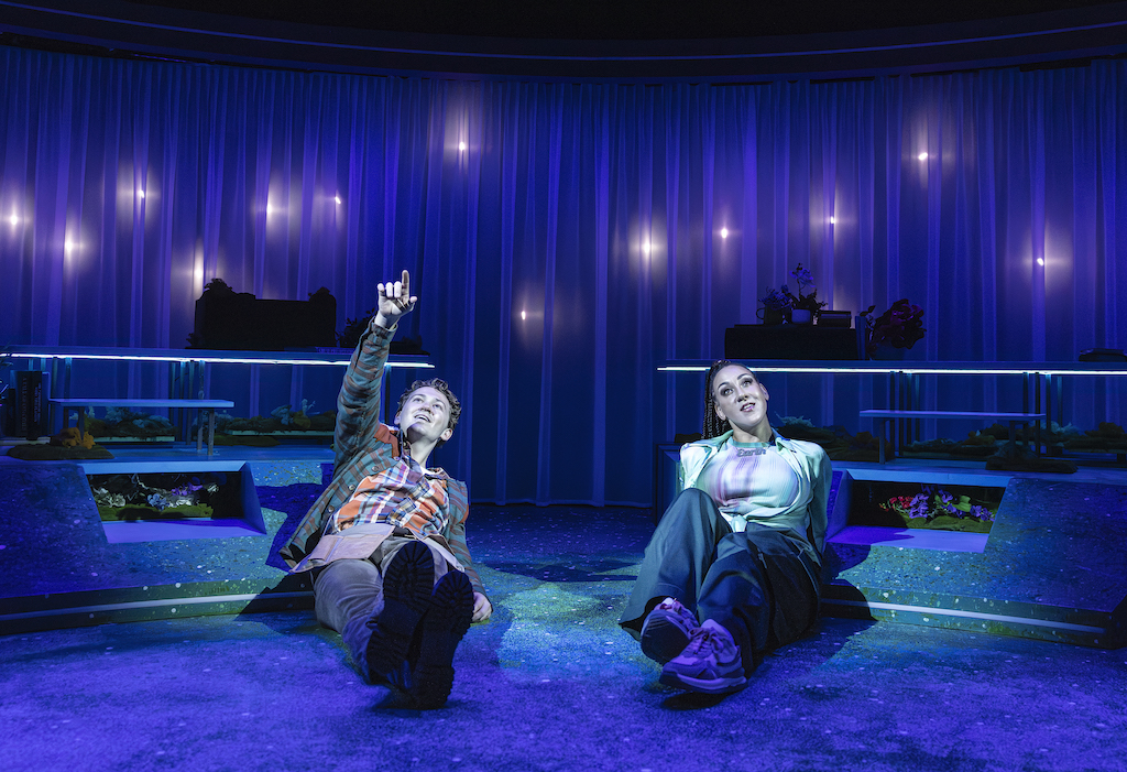 Morgan Gregory as 'Humanity' and Danielle Steers as 'Earth' (2)