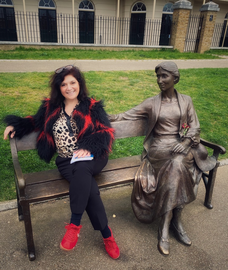 virginia woolf statue london mums magazine